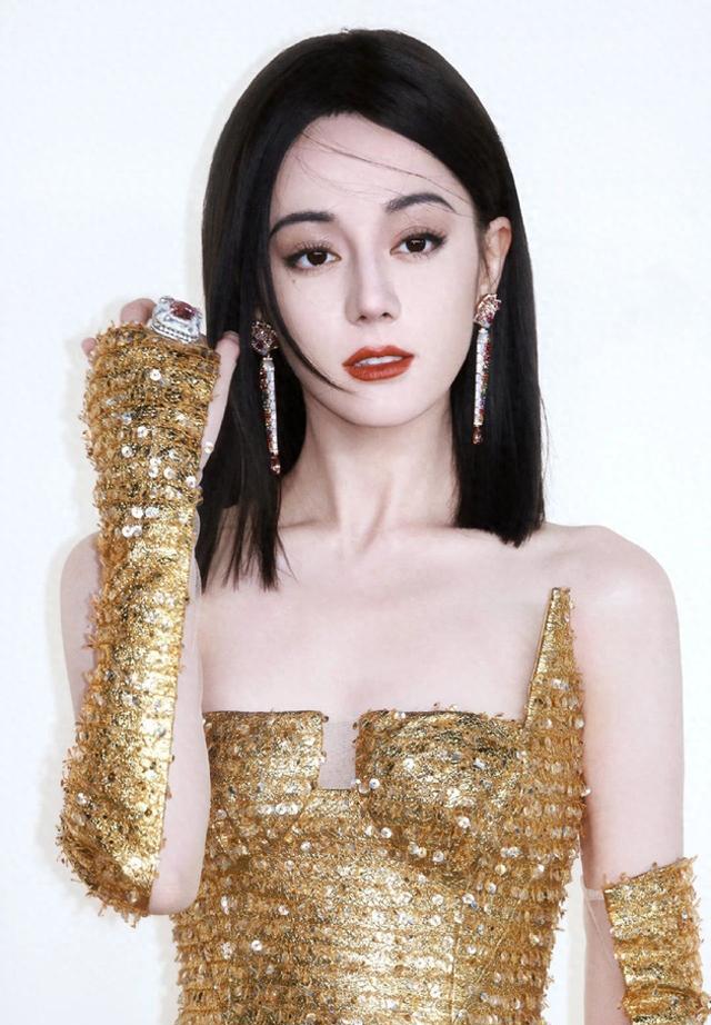 迪丽热巴时尚写真